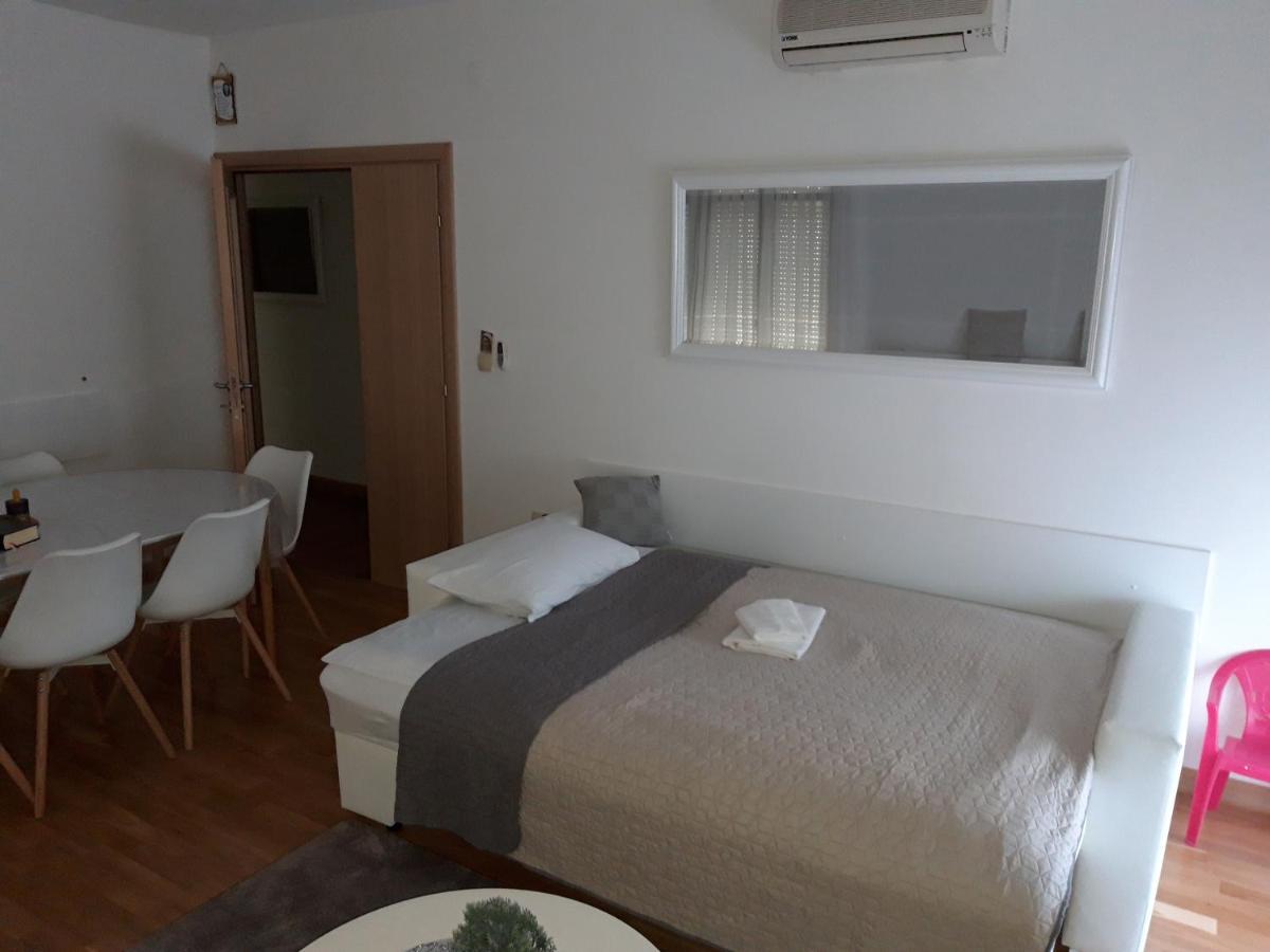 Marys Home Apartment Medugorje Экстерьер фото